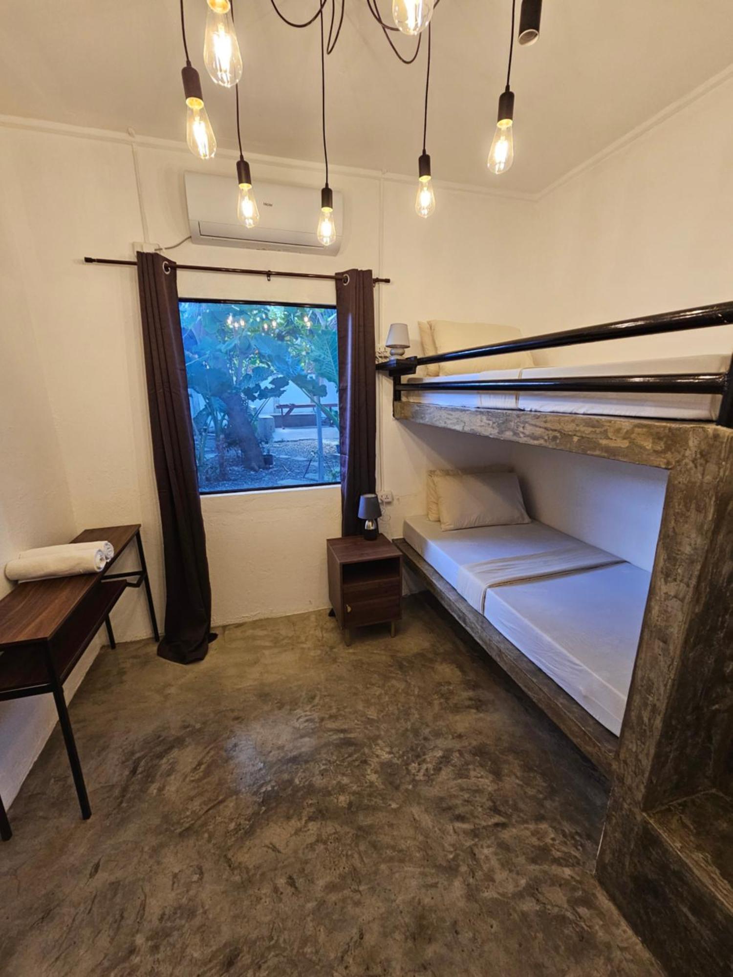 Crazy Bears Hostel Моалбоал Екстериор снимка