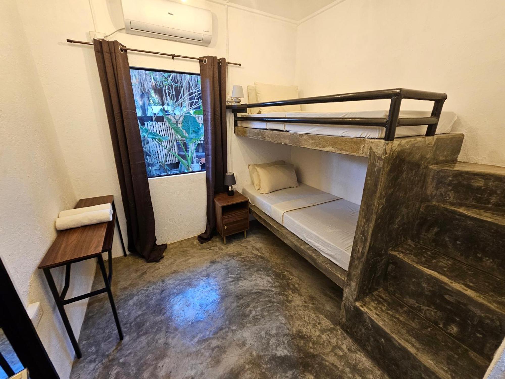 Crazy Bears Hostel Моалбоал Екстериор снимка